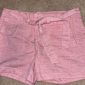 Tommy Hilfiger shorts with belt tie!